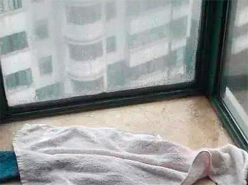 Water Seepage through windowsill 